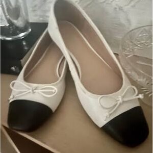 LOFT Black and White Women's Flats